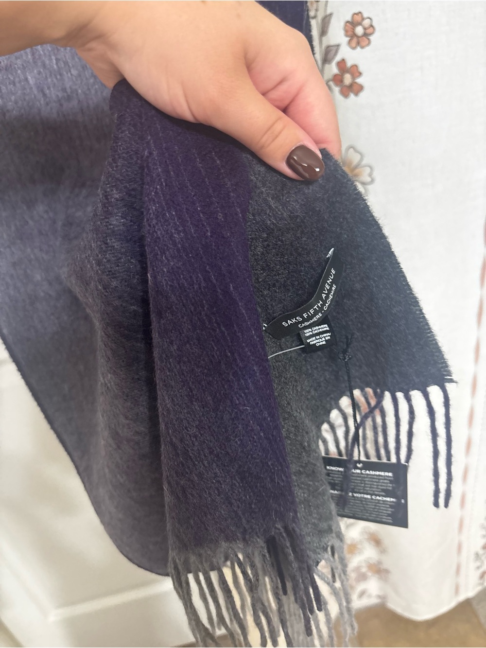 Saks Fifth Avenue 100% Cashmere Scarf 2 Tone Purple & Gray Ombré Fringed NWT